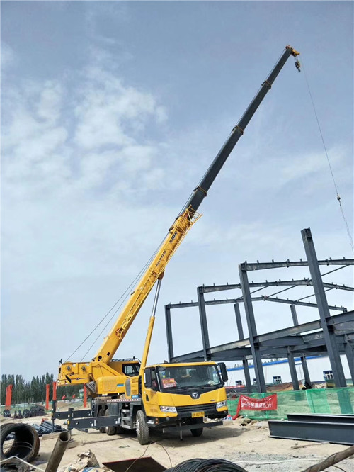 宝清县超高层建筑钢结构吊装案例